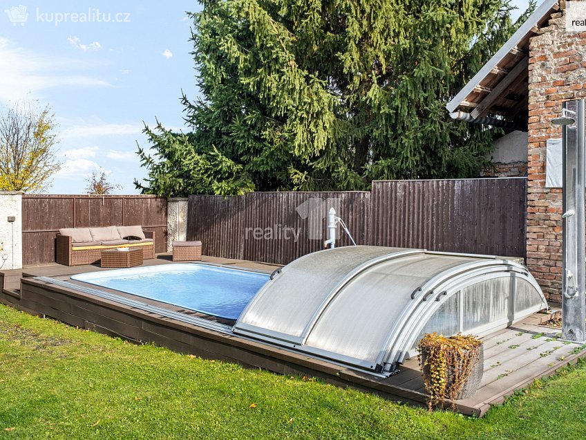 Prodej  rodinného domu 306 m^2 Školská, Cerhenice 