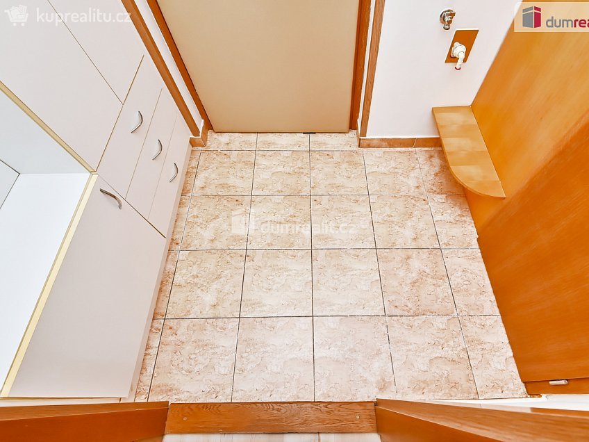 Prodej bytu 1+kk 20 m^2 Palackého, Dobřichovice 