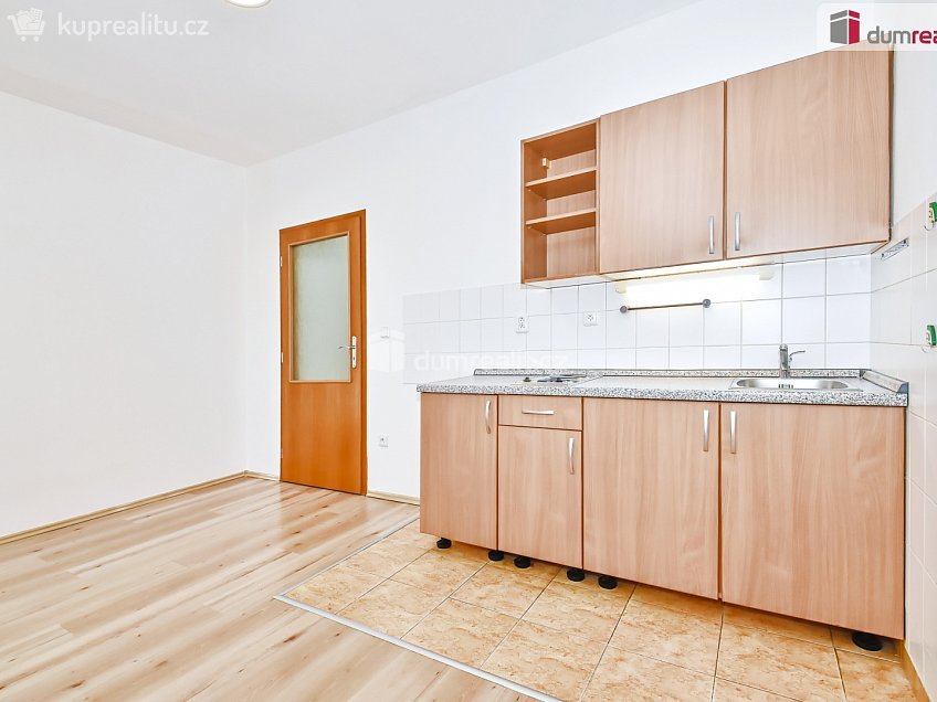 Prodej bytu 1+kk 20 m^2 Palackého, Dobřichovice 
