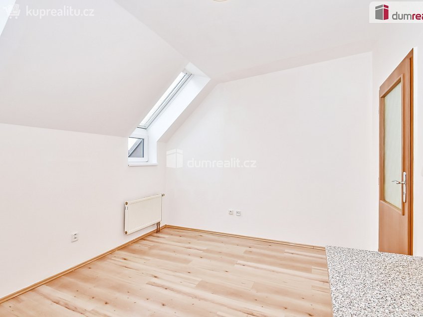 Prodej bytu 1+kk 20 m^2 Palackého, Dobřichovice 