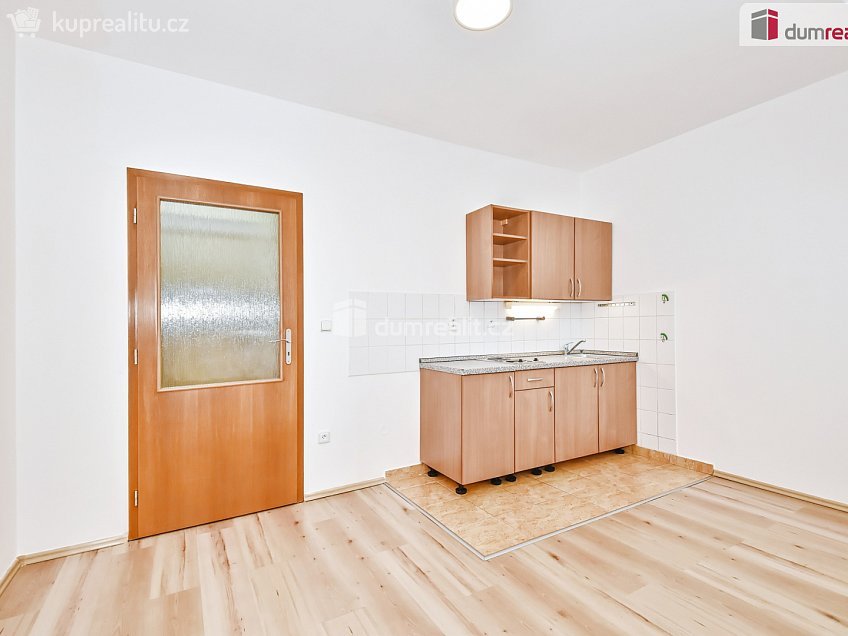 Prodej bytu 1+kk 20 m^2 Palackého, Dobřichovice 