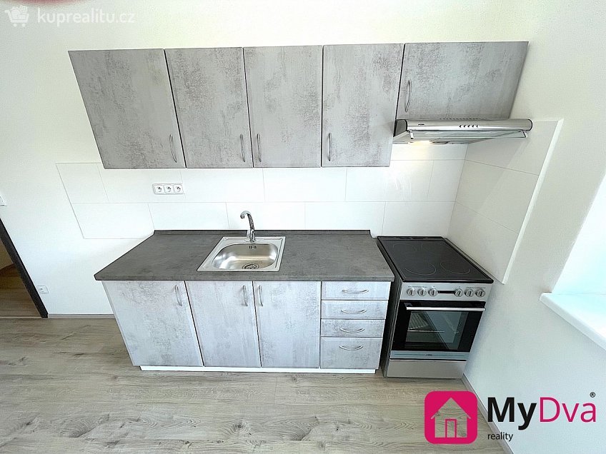 Pronájem bytu 1+kk 33 m^2 Vídeňská třída, Znojmo 