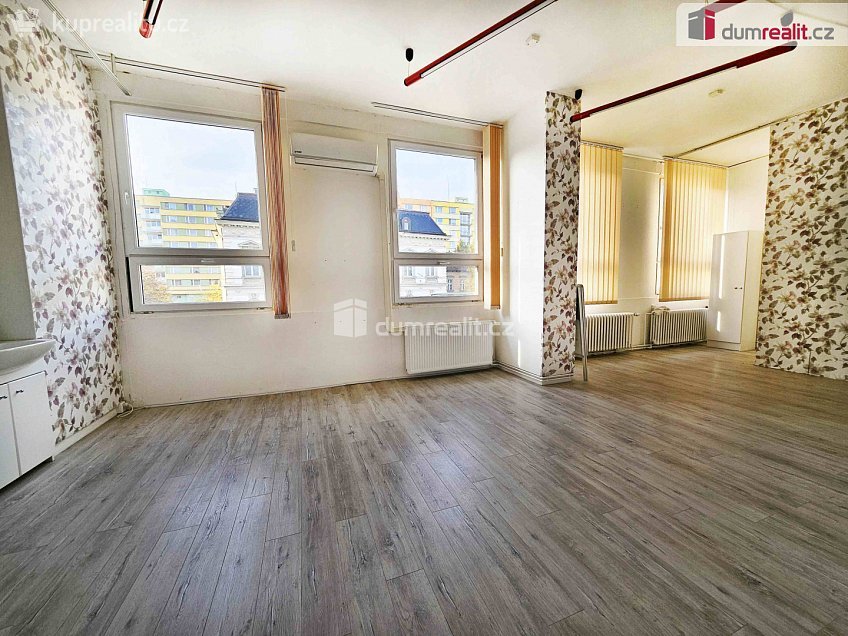 Pronájem  kanceláře 34 m^2 Osvoboditelů, Lovosice 