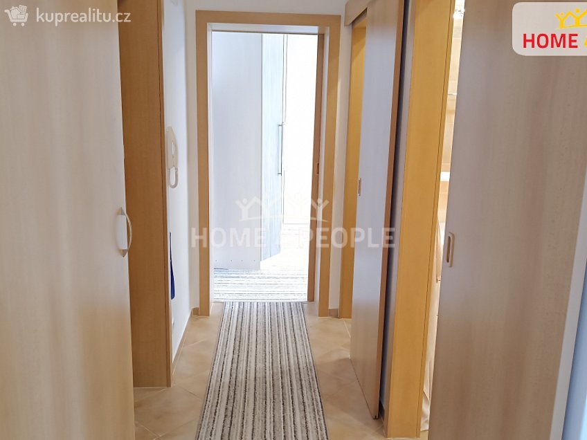 Pronájem bytu 2+1 51 m^2 náměstí Míru, Židlochovice 