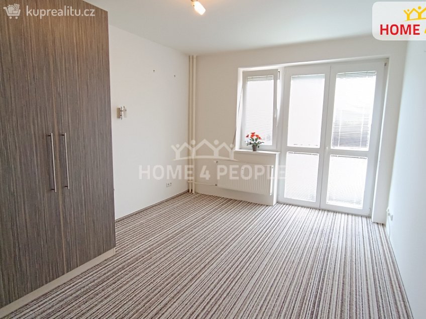 Pronájem bytu 2+1 51 m^2 náměstí Míru, Židlochovice 