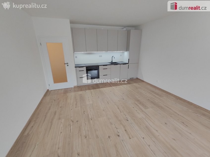 Pronájem bytu 2+kk 54 m^2 Sedlářova, Praha 19 