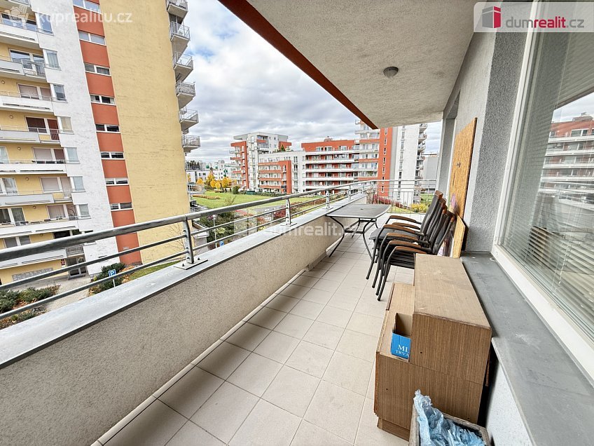 Pronájem bytu 2+kk 72 m^2 Miroslava Hajna, Praha 18 