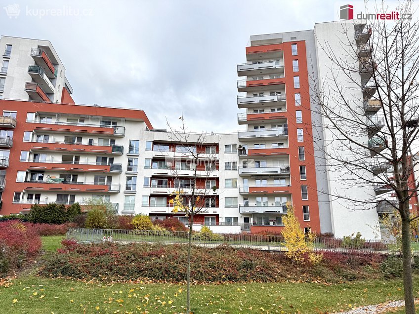 Pronájem bytu 2+kk 72 m^2 Miroslava Hajna, Praha 18 