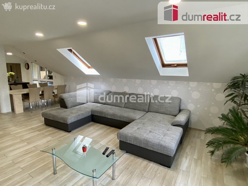 Pronájem  rodinného domu 400 m^2 třída Vítězství, Mariánské Lázně 