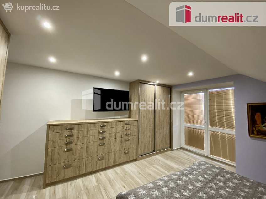 Pronájem  rodinného domu 400 m^2 třída Vítězství, Mariánské Lázně 