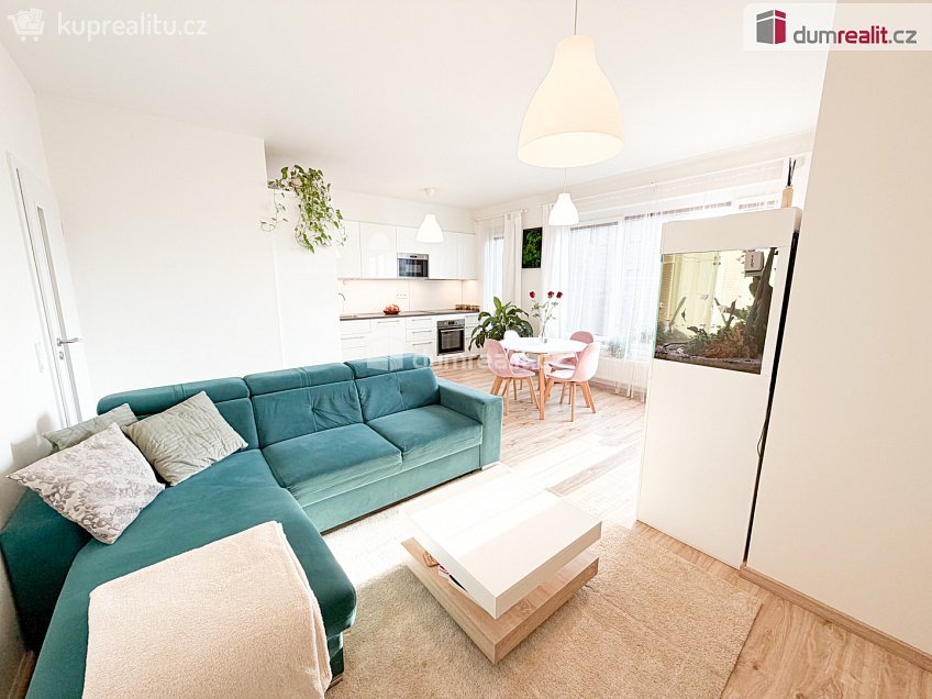 Pronájem bytu 3+kk 80 m^2 Saarinenova, Praha 9 