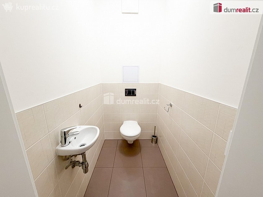 Pronájem bytu 3+kk 80 m^2 Saarinenova, Praha 9 