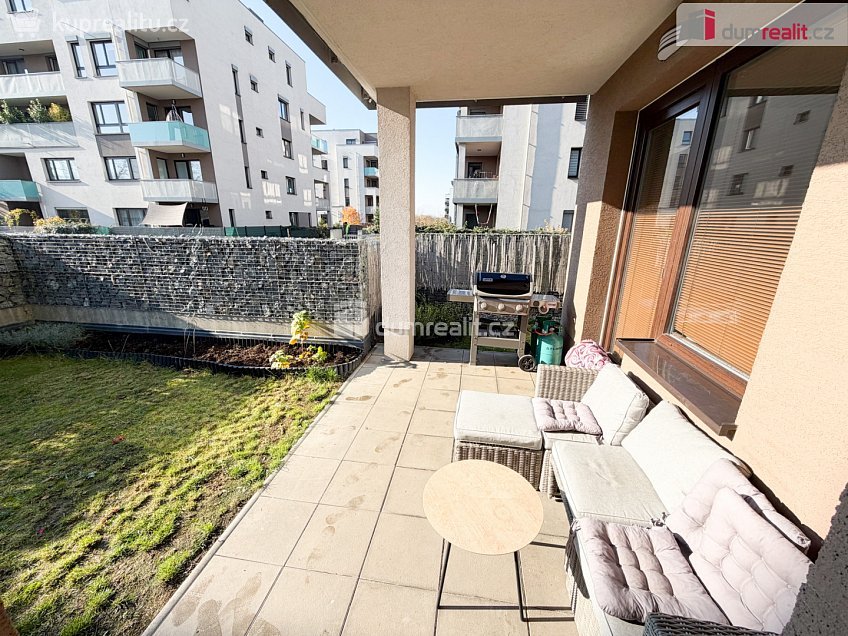 Pronájem bytu 3+kk 80 m^2 Saarinenova, Praha 9 