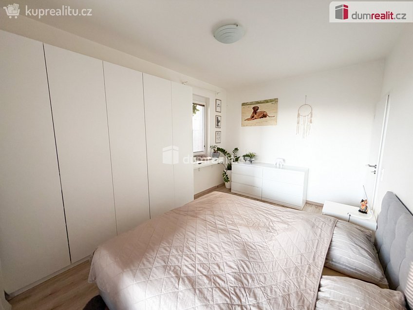 Pronájem bytu 3+kk 80 m^2 Saarinenova, Praha 9 