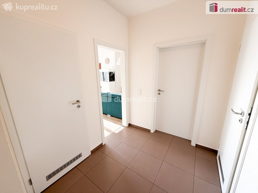 Pronájem bytu 3+kk 80 m^2 Saarinenova, Praha 9 