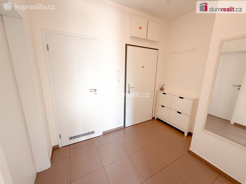 Pronájem bytu 3+kk 80 m^2 Saarinenova, Praha 9 