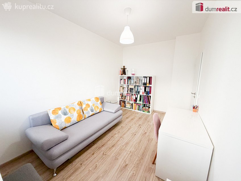 Pronájem bytu 3+kk 80 m^2 Saarinenova, Praha 9 