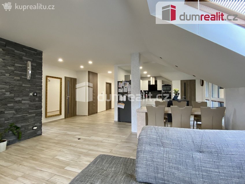 Pronájem  činžovního domu 400 m^2 třída Vítězství, Mariánské Lázně 