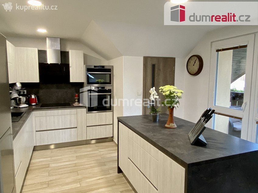 Pronájem  činžovního domu 400 m^2 třída Vítězství, Mariánské Lázně 