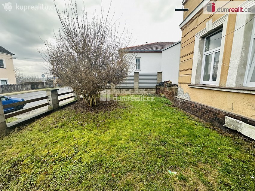 Pronájem bytu 1+1 53 m^2 Pražská, Bystřany 