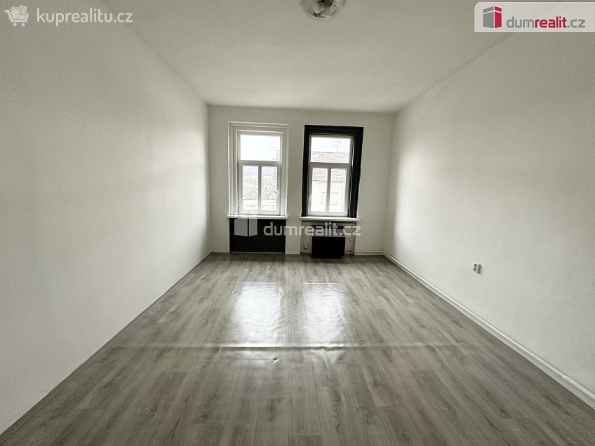 Pronájem bytu 1+1 53 m^2 Pražská, Bystřany 