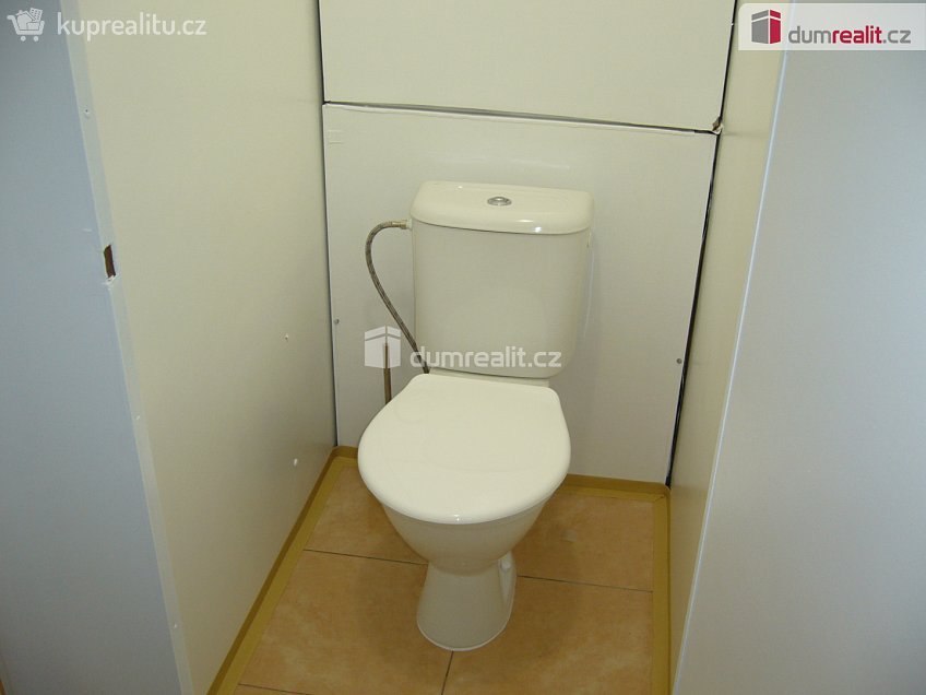 Pronájem bytu 3+1 67 m^2 Na Pěšině, Děčín 