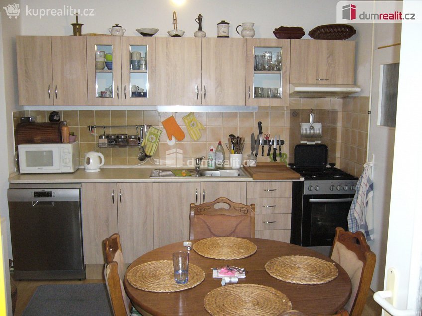 Pronájem bytu 2+1 58 m^2 Revoluční nám., Děčín 