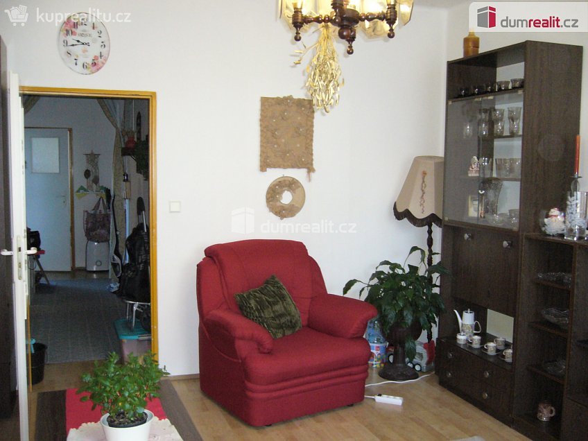 Pronájem bytu 2+1 58 m^2 Revoluční nám., Děčín 