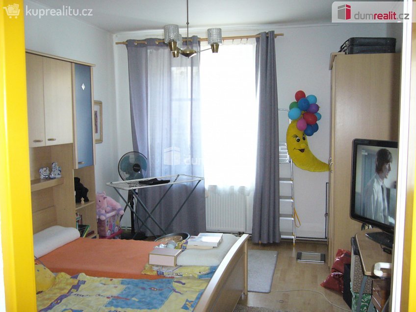 Pronájem bytu 2+1 58 m^2 Revoluční nám., Děčín 