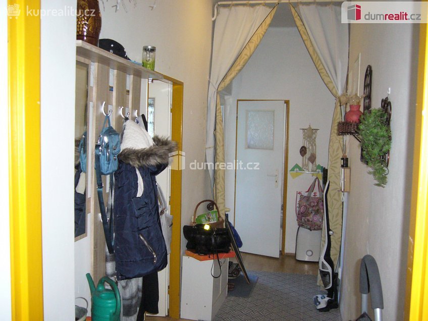 Pronájem bytu 2+1 58 m^2 Revoluční nám., Děčín 