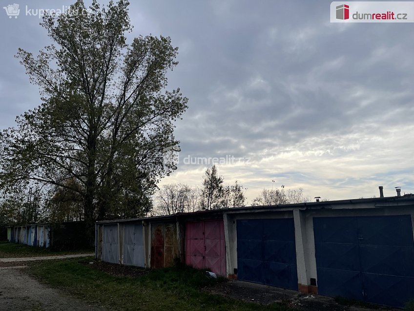 Pronájem  garáže 18 m^2 Průmyslová, Hodonín 