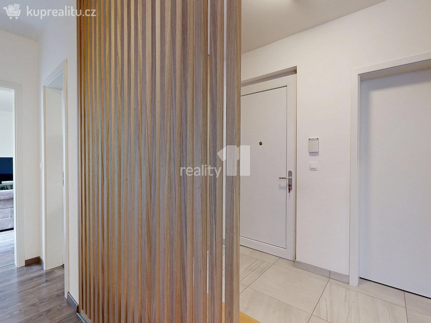 Pronájem  rodinného domu 136 m^2 Manželů Dostálových, Praha 14 