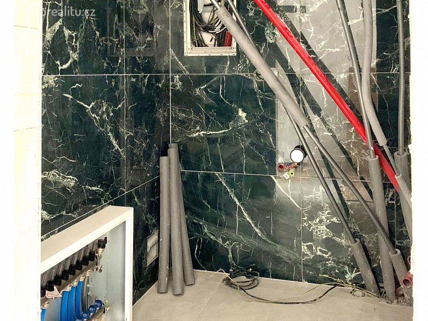 Prodej  rodinného domu 200 m^2 Velká Hleďsebe, Velká Hleďsebe 