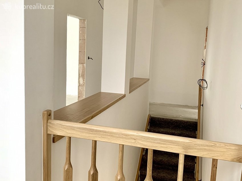 Prodej  rodinného domu 200 m^2 Velká Hleďsebe, Velká Hleďsebe 