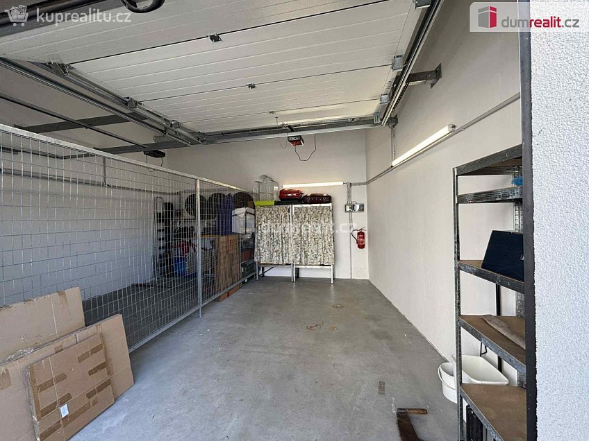 Pronájem  garáže 15 m^2 Masarykova, Luhačovice 