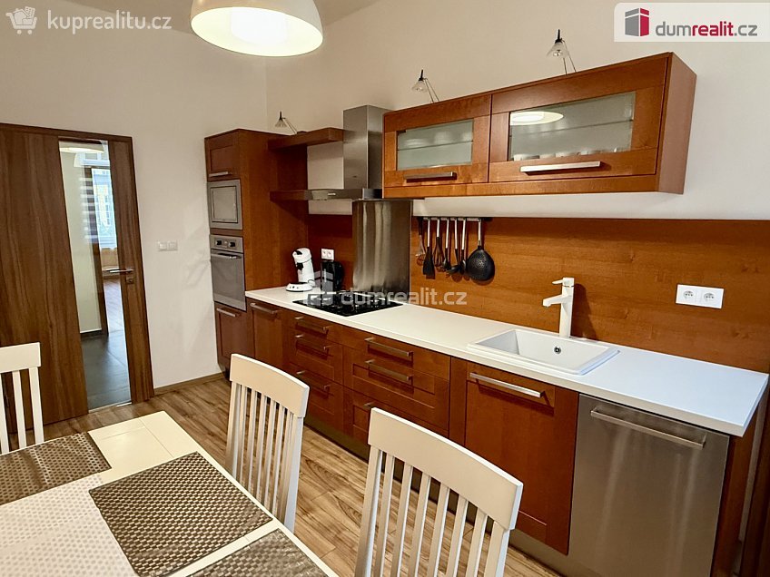 Prodej bytu 2+1 73 m^2 Hlavní třída, Mariánské Lázně 