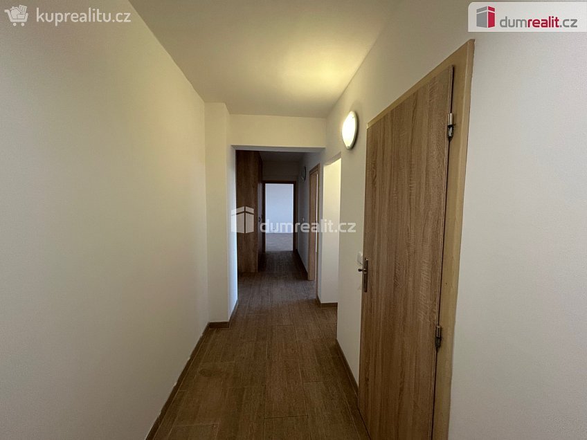 Pronájem bytu 2+1 61 m^2 Seifertova, Kolín 