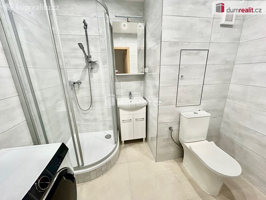 Pronájem bytu 2+1 61 m^2 Seifertova, Kolín 