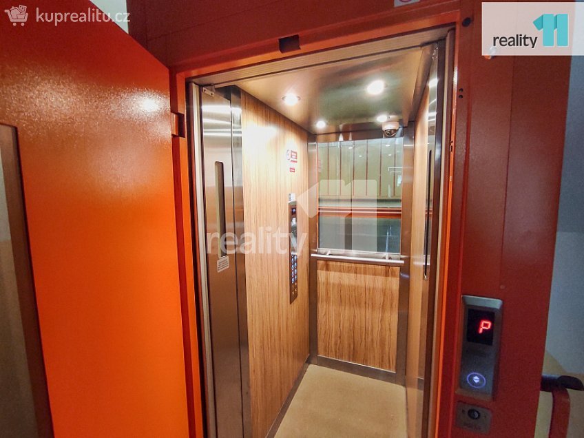 Pronájem bytu 3+1 79 m^2 Nálepkova, Děčín 