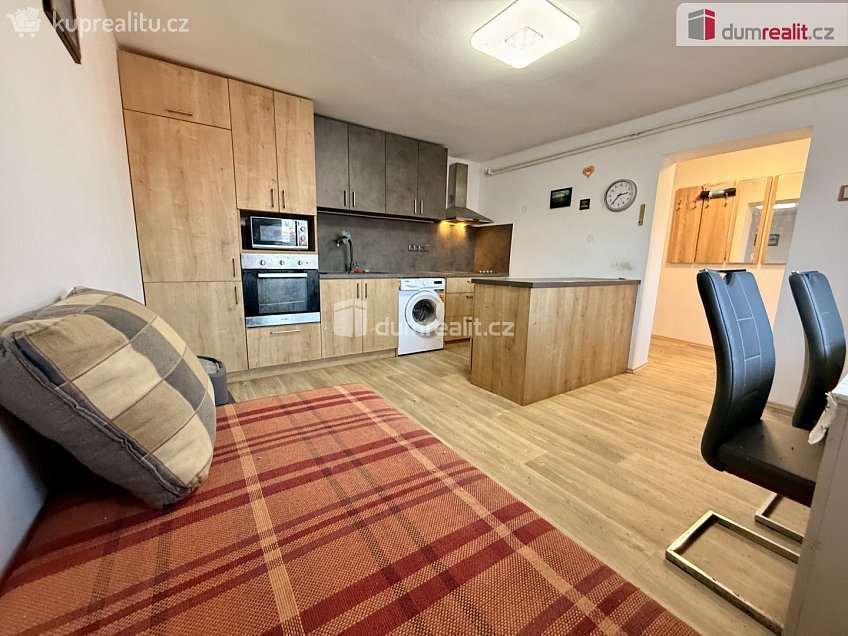 Prodej  rodinného domu 95 m^2 Bánov, Bánov 