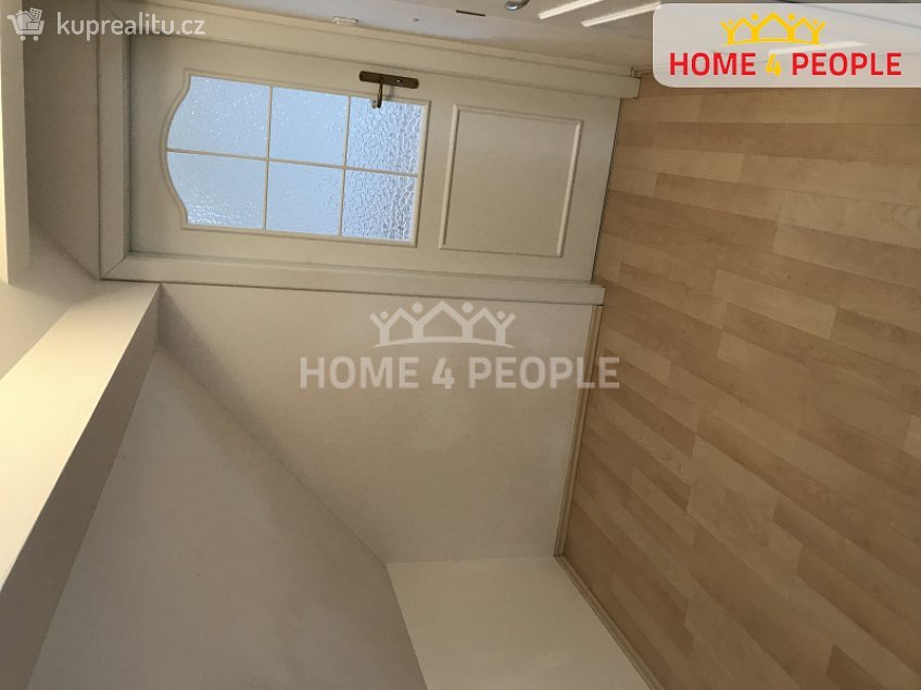 Pronájem bytu 3+kk 140 m^2 Tůmova, Praha 5 