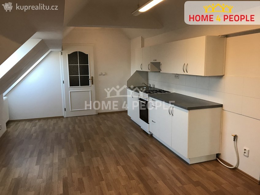 Pronájem  kanceláře 140 m^2 Tůmova, Praha 5 