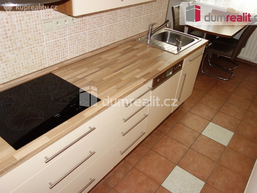 Pronájem bytu 2+1 56 m^2 Budovatelská, Břeclav 