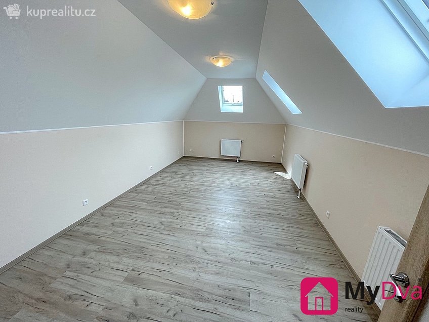 Pronájem  rodinného domu 88 m^2 Božice 61, Božice 