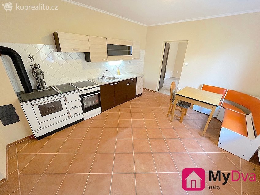 Pronájem  rodinného domu 88 m^2 Božice 61, Božice 
