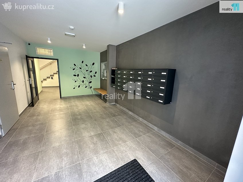 Prodej bytu 2+kk 113 m^2 Azzoniho, Praha 10 