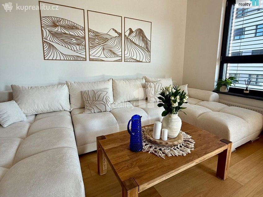 Prodej bytu 2+kk 113 m^2 Azzoniho, Praha 10 