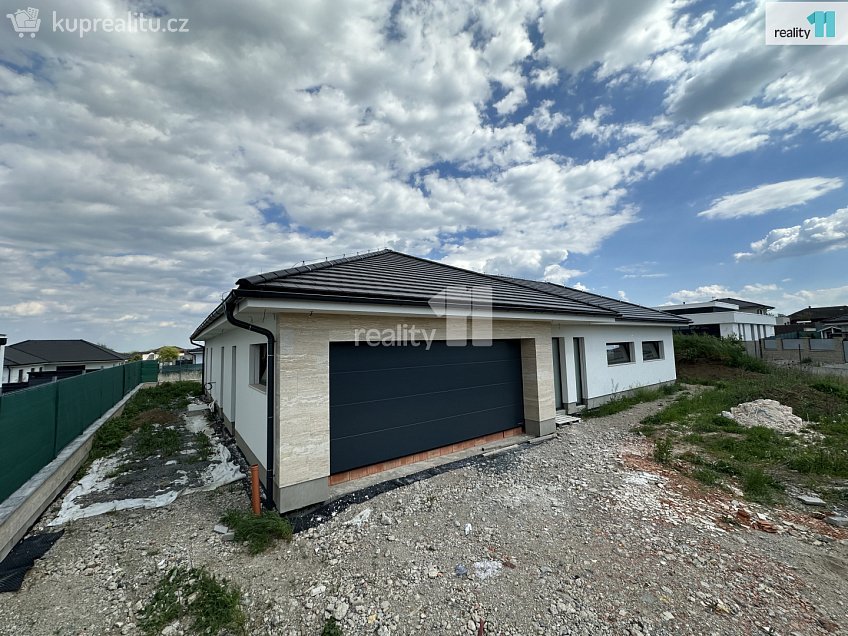 Prodej  rodinného domu 302 m^2 V Kukli, Křenice 