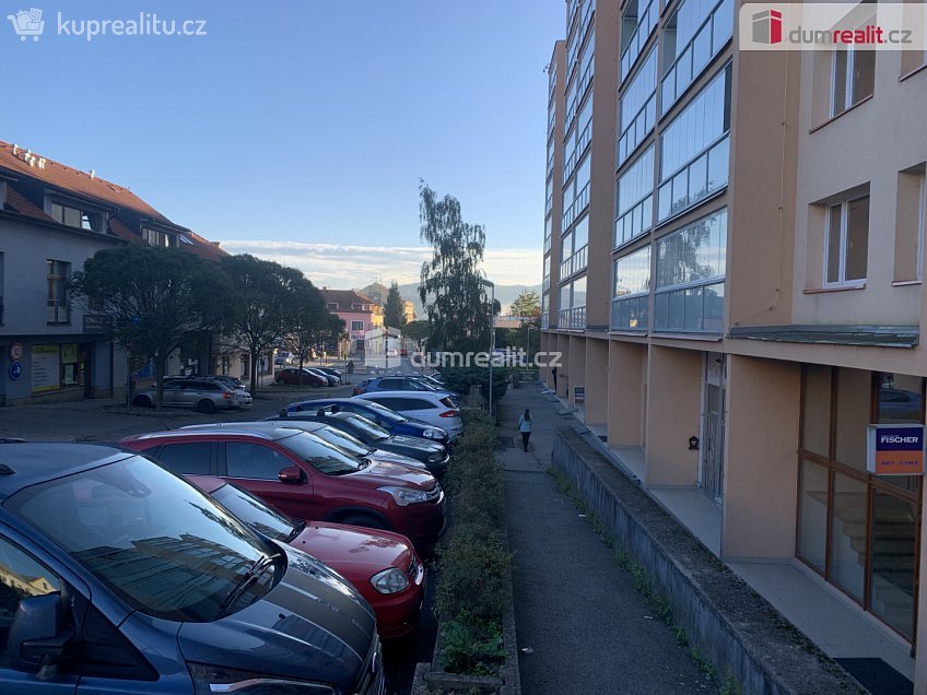 Pronájem  obchodních prostor 104 m^2 Havlíčkova, Beroun 