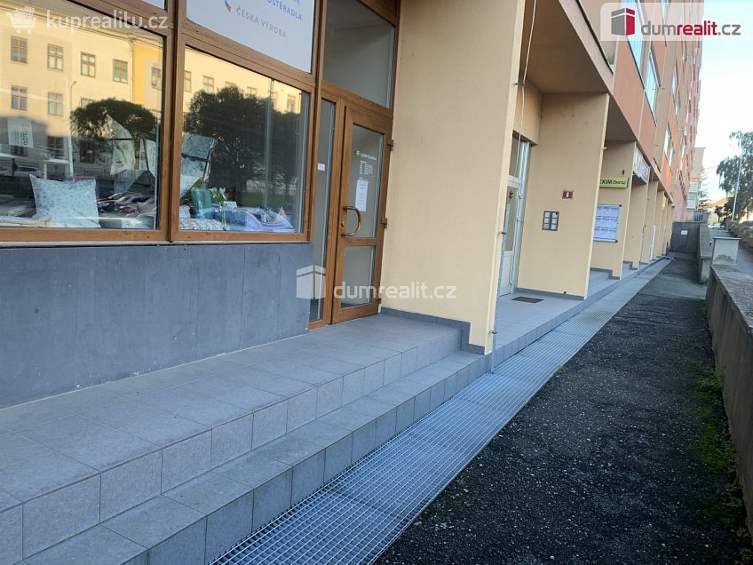 Pronájem  obchodních prostor 104 m^2 Havlíčkova, Beroun 